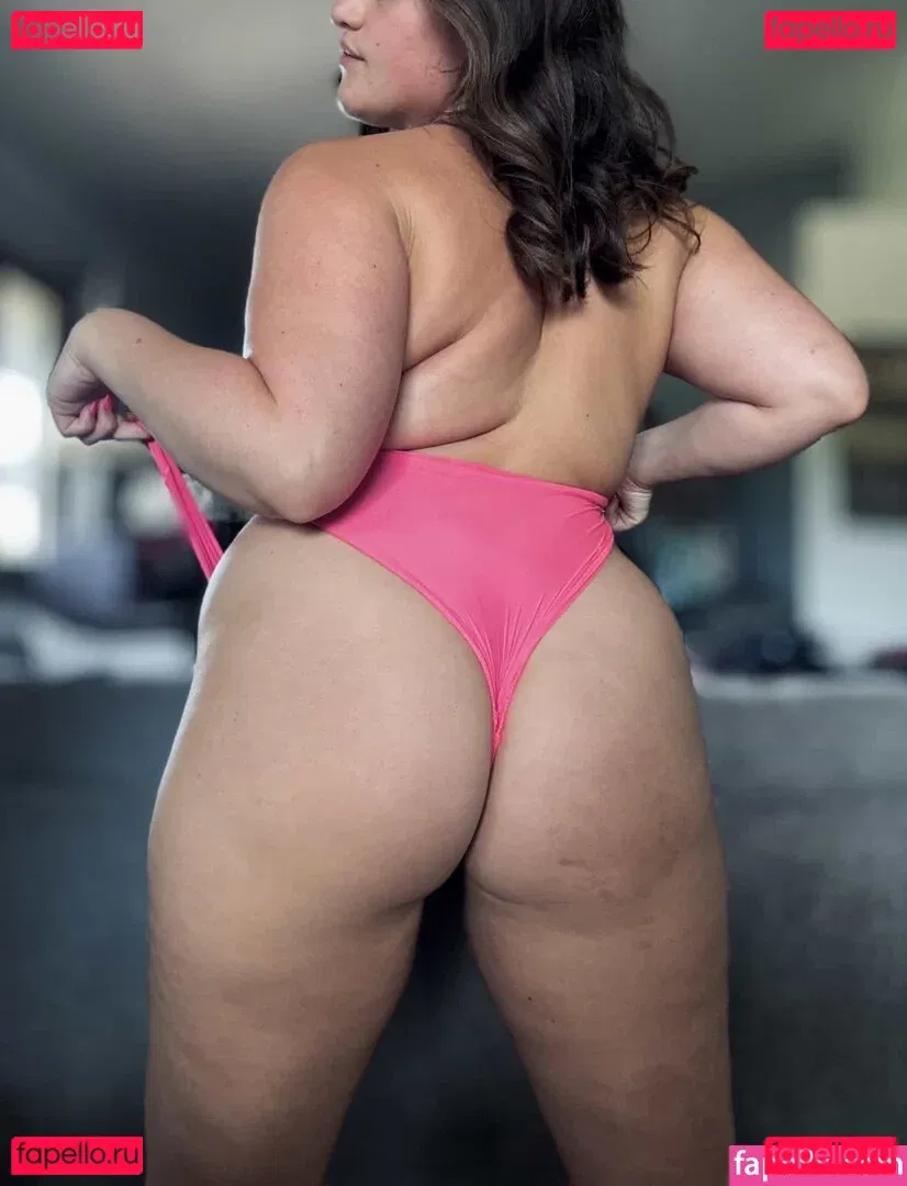 Busty Brunette Onlyfans Photo Gallery 