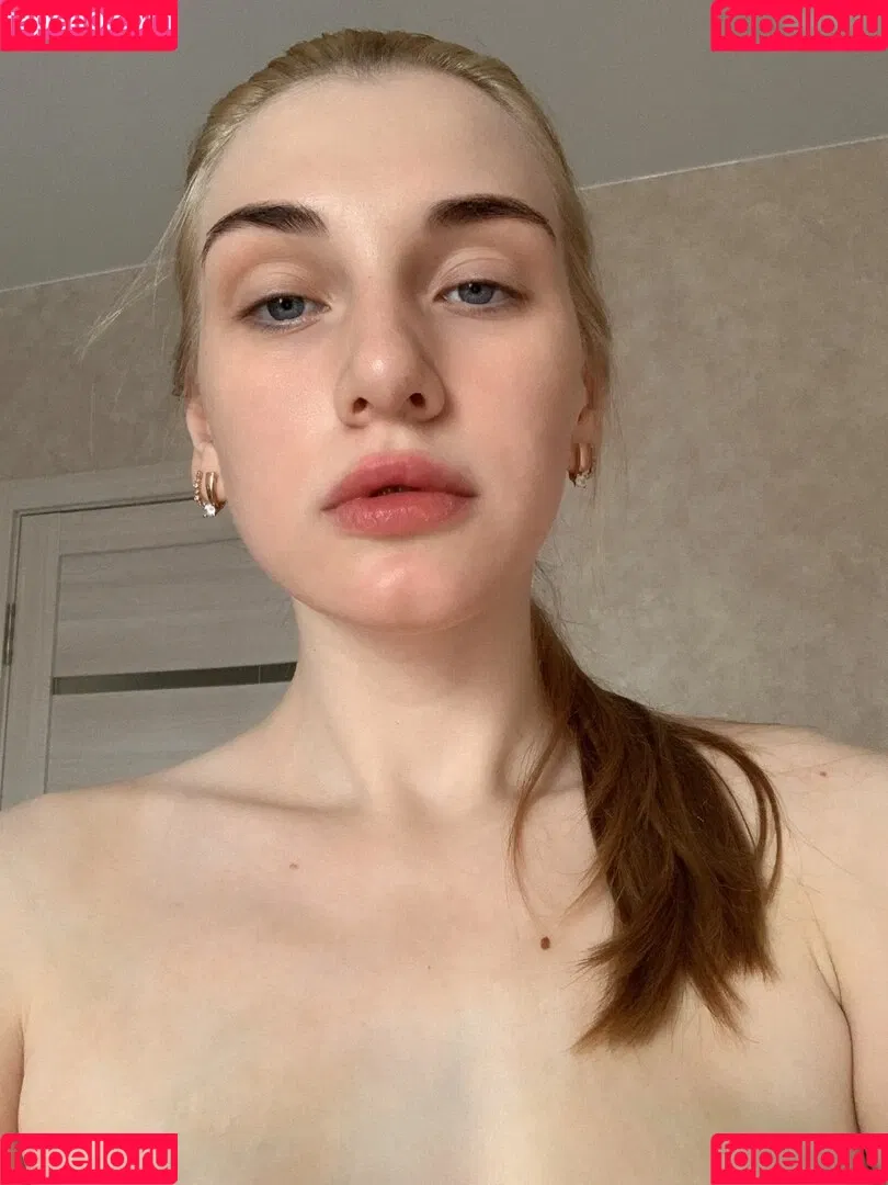 Aprikosin Onlyfans Photo Gallery 