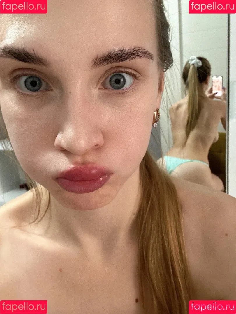 Aprikosin Onlyfans Photo Gallery 