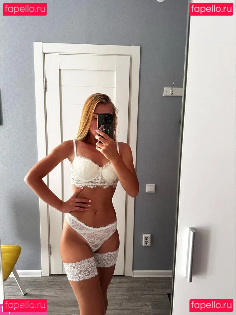 Aprikosin Onlyfans Photo Gallery 