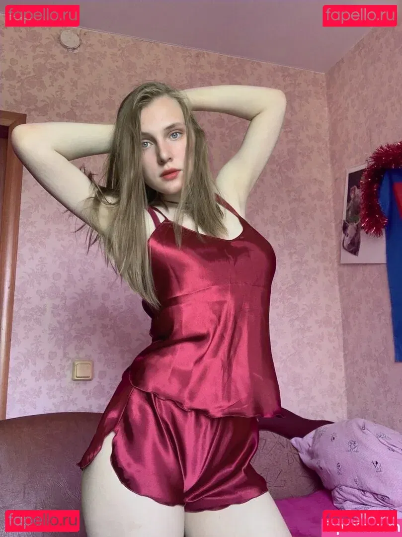 Aprikosin Onlyfans Photo Gallery 