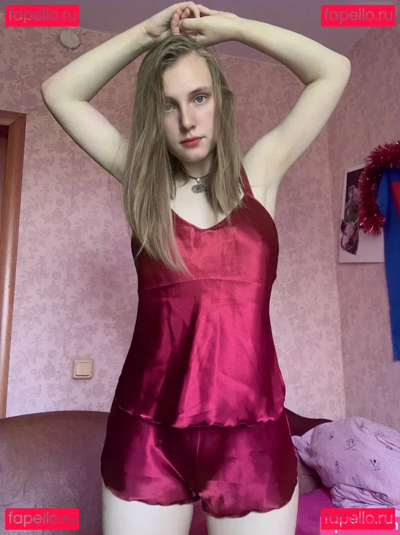 Aprikosin Onlyfans Photo Gallery 