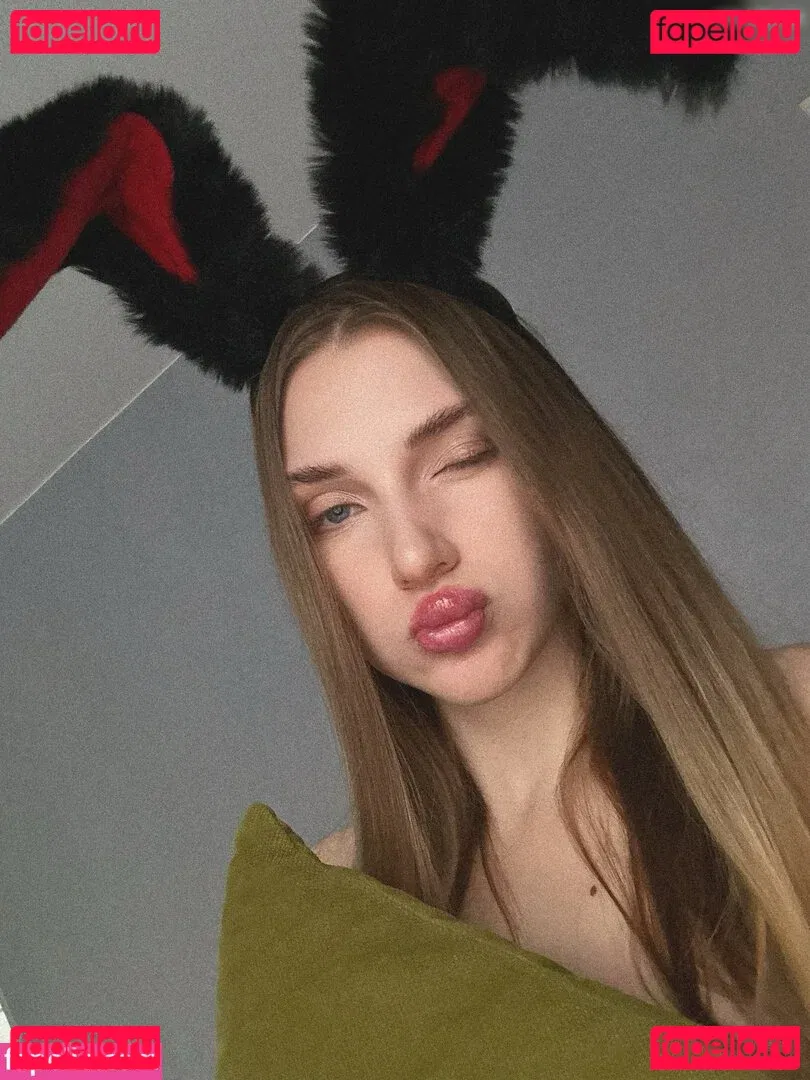 Aprikosin Onlyfans Photo Gallery 