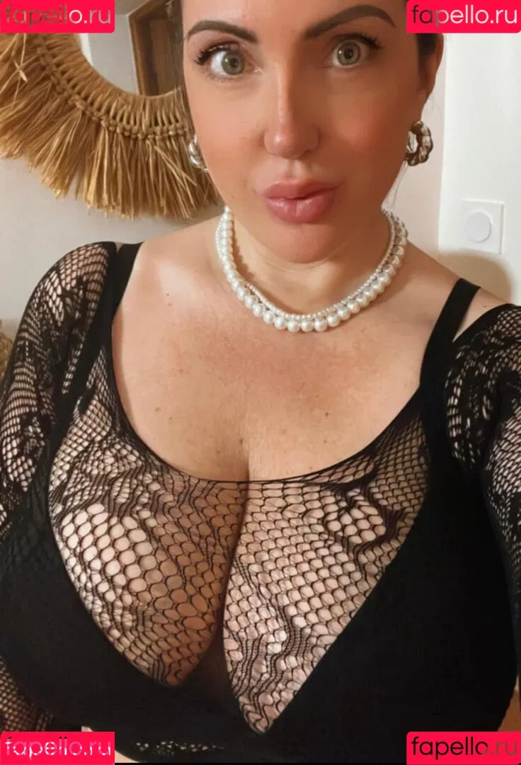 Marie Aude Onlyfans Photo Gallery 