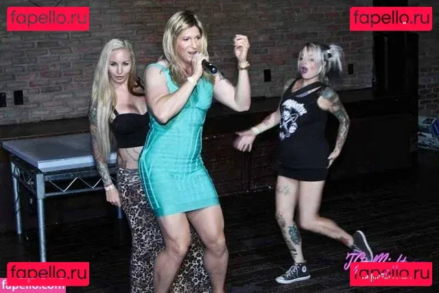 eva.supergirl Onlyfans Photo Gallery 