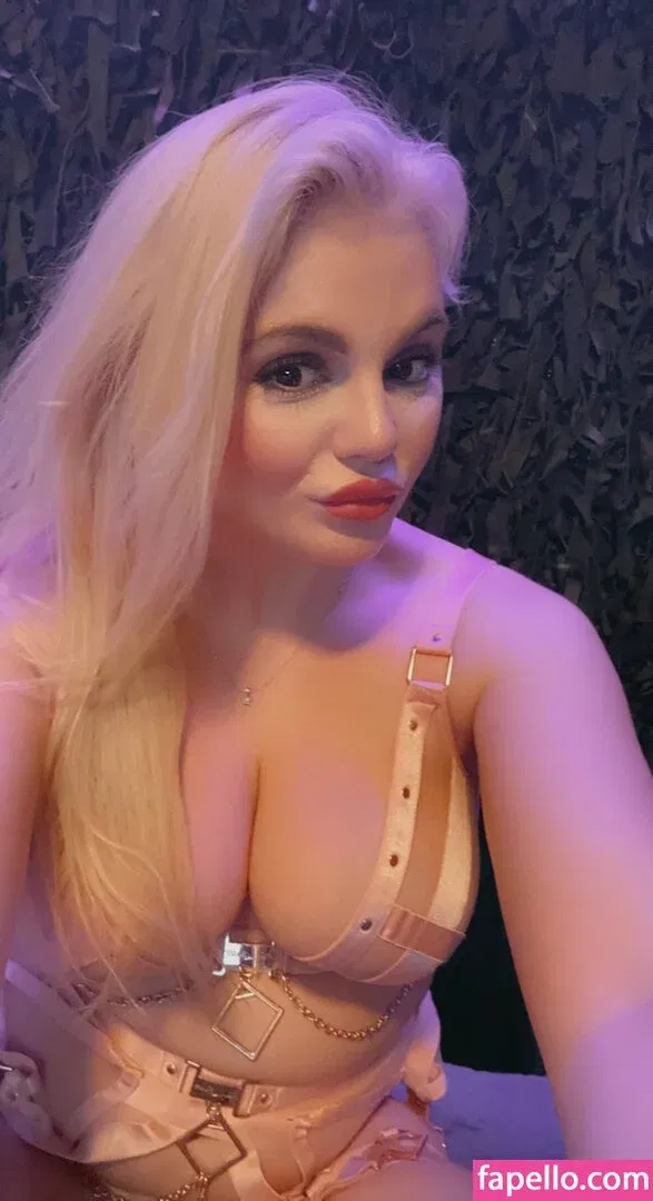 thekatyjayne Onlyfans Photo Gallery 