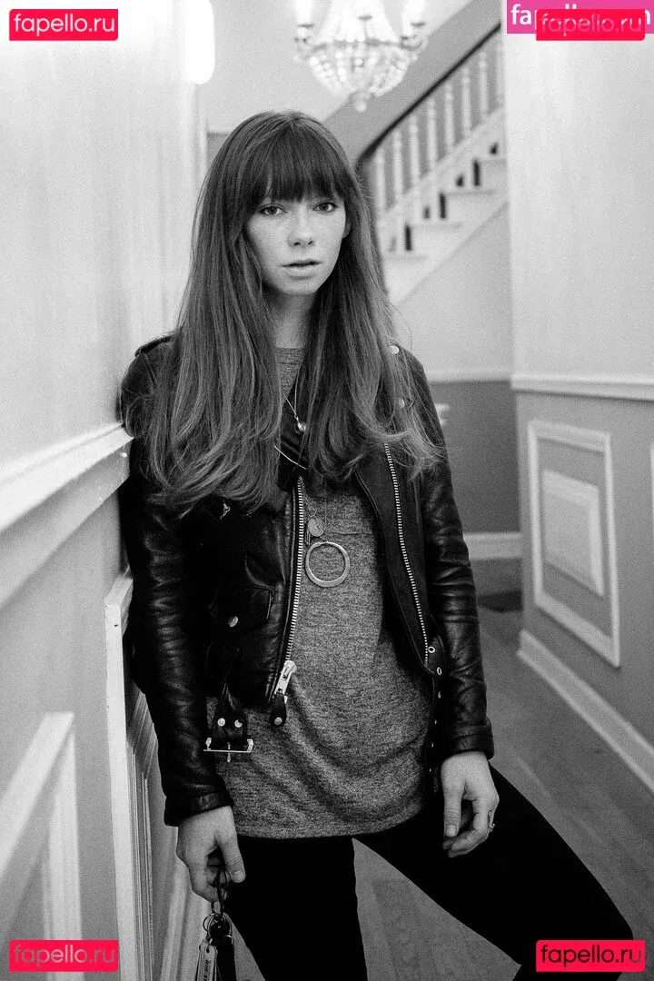 Hattie Watson Onlyfans Photo Gallery 