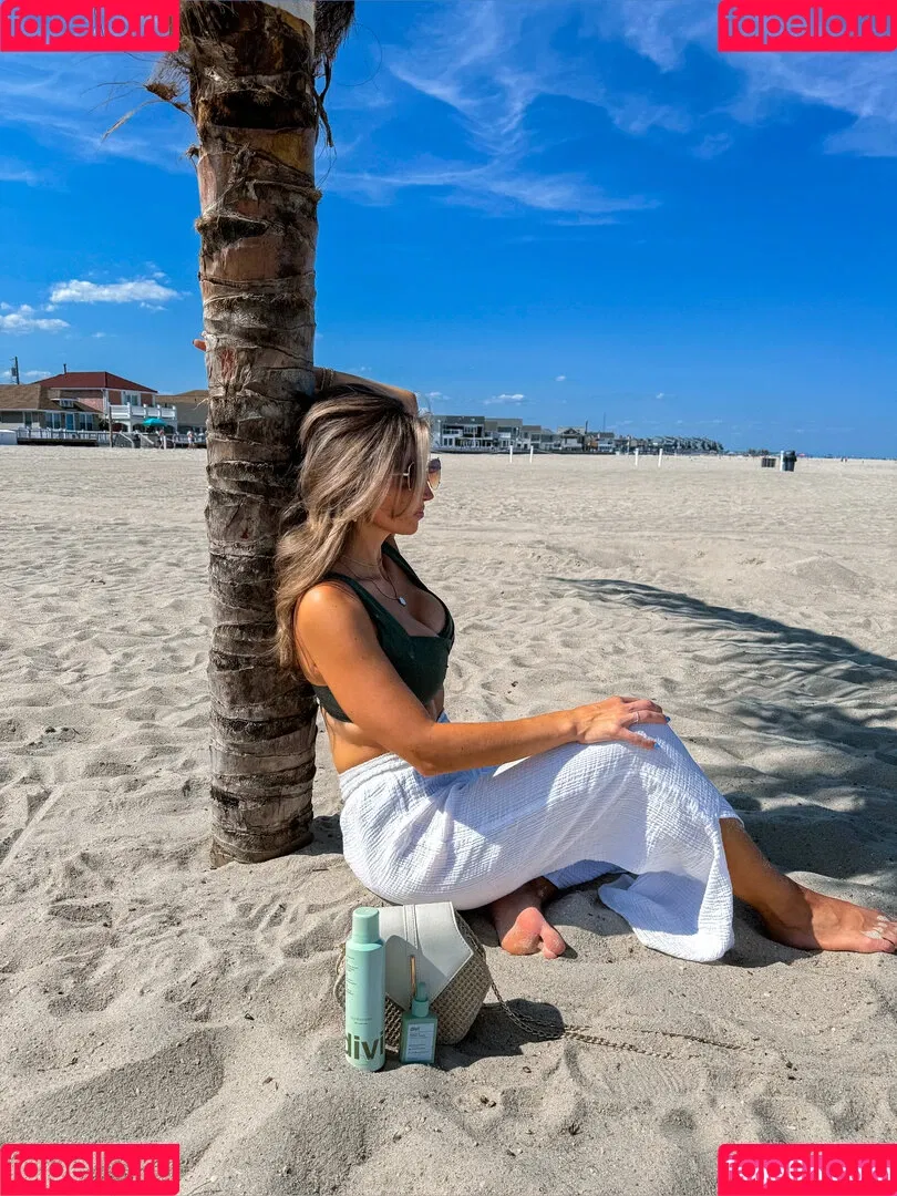Janie Ippolito Onlyfans Photo Gallery 
