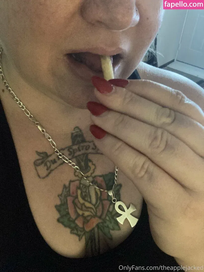 theapplejacked Onlyfans Photo Gallery 