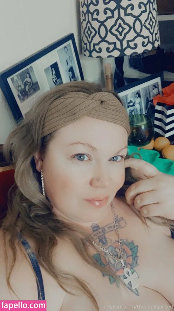 theapplejacked Onlyfans Photo Gallery 