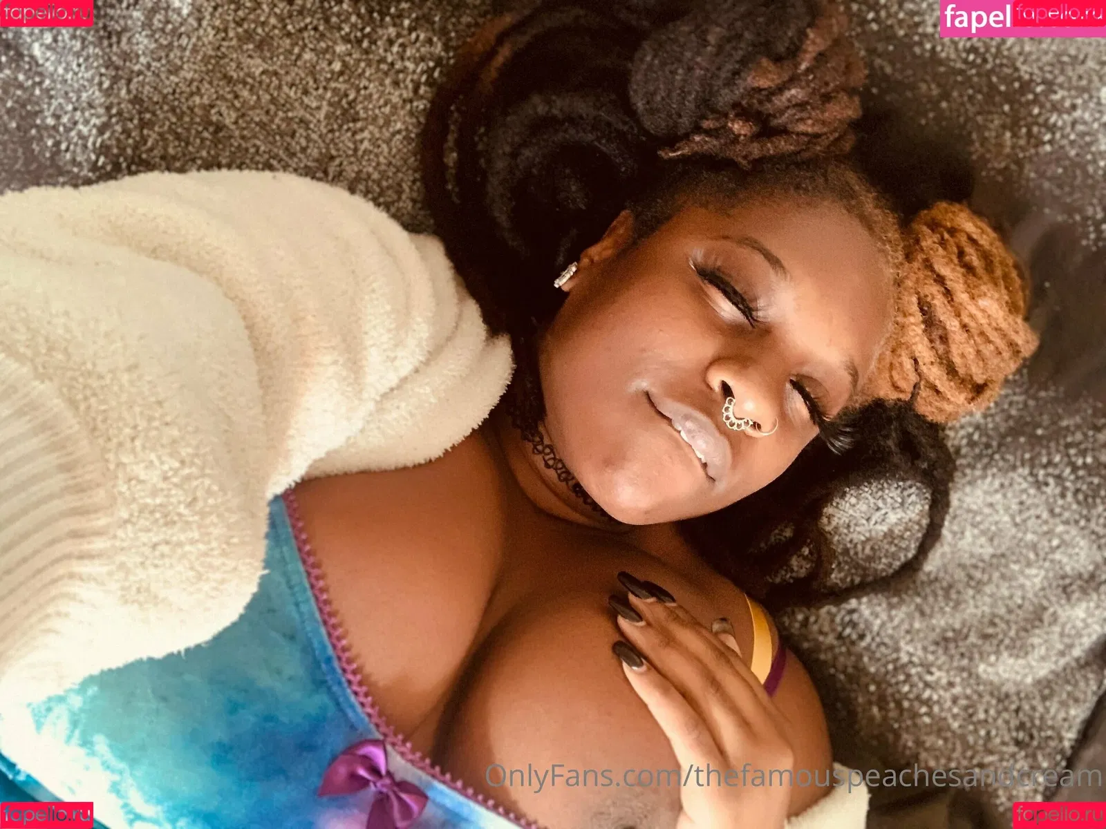 thefamouspeachesandcream Onlyfans Photo Gallery 