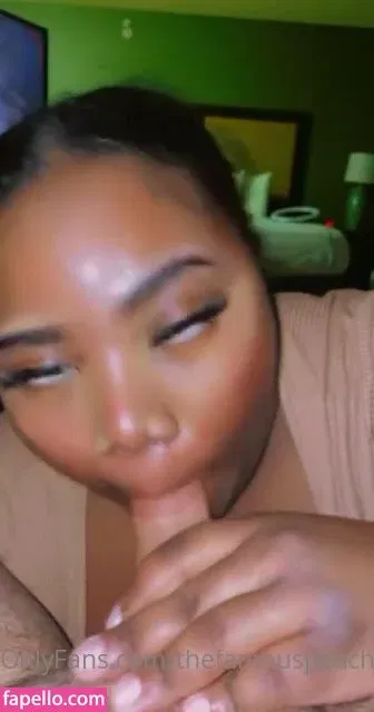 thefamouspeachesandcream Onlyfans Photo Gallery 