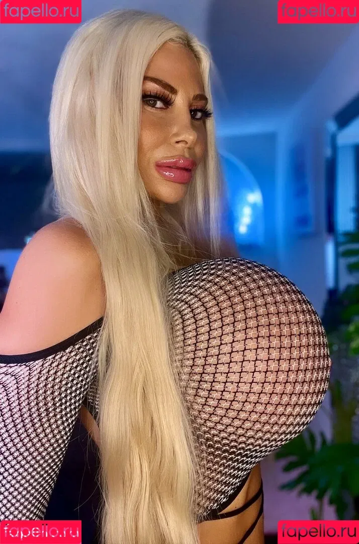 Bombshell Skyler Nicole Onlyfans Photo Gallery 