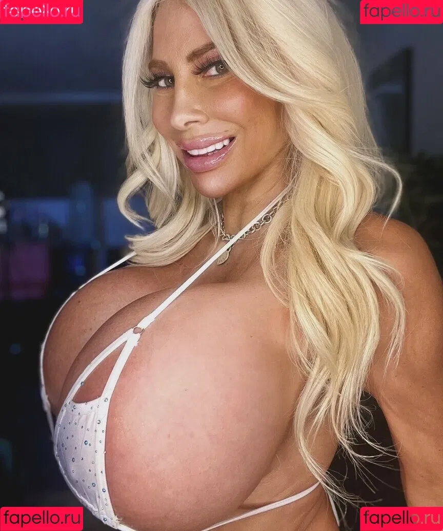 Bombshell Skyler Nicole Onlyfans Photo Gallery 