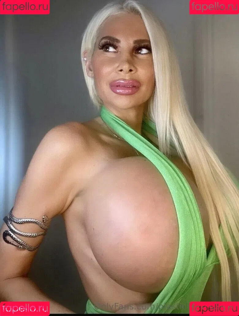 Bombshell Skyler Nicole Onlyfans Photo Gallery 