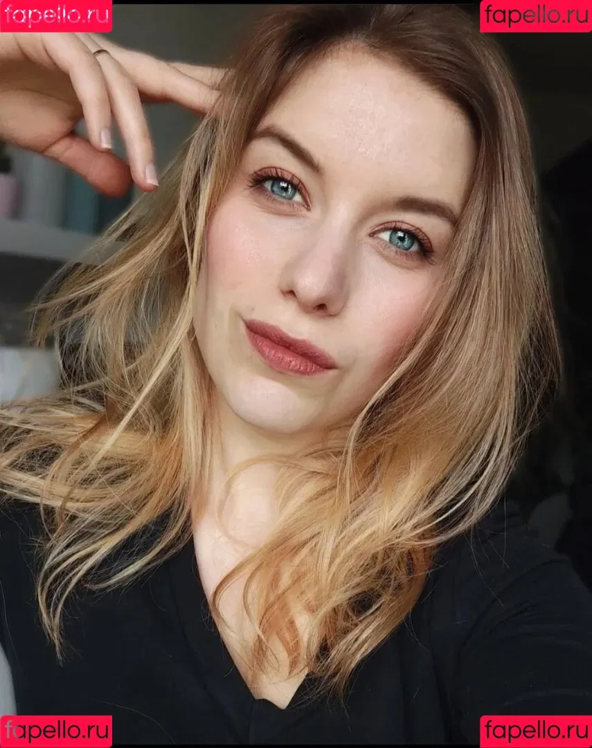 FormulaLena Onlyfans Photo Gallery 