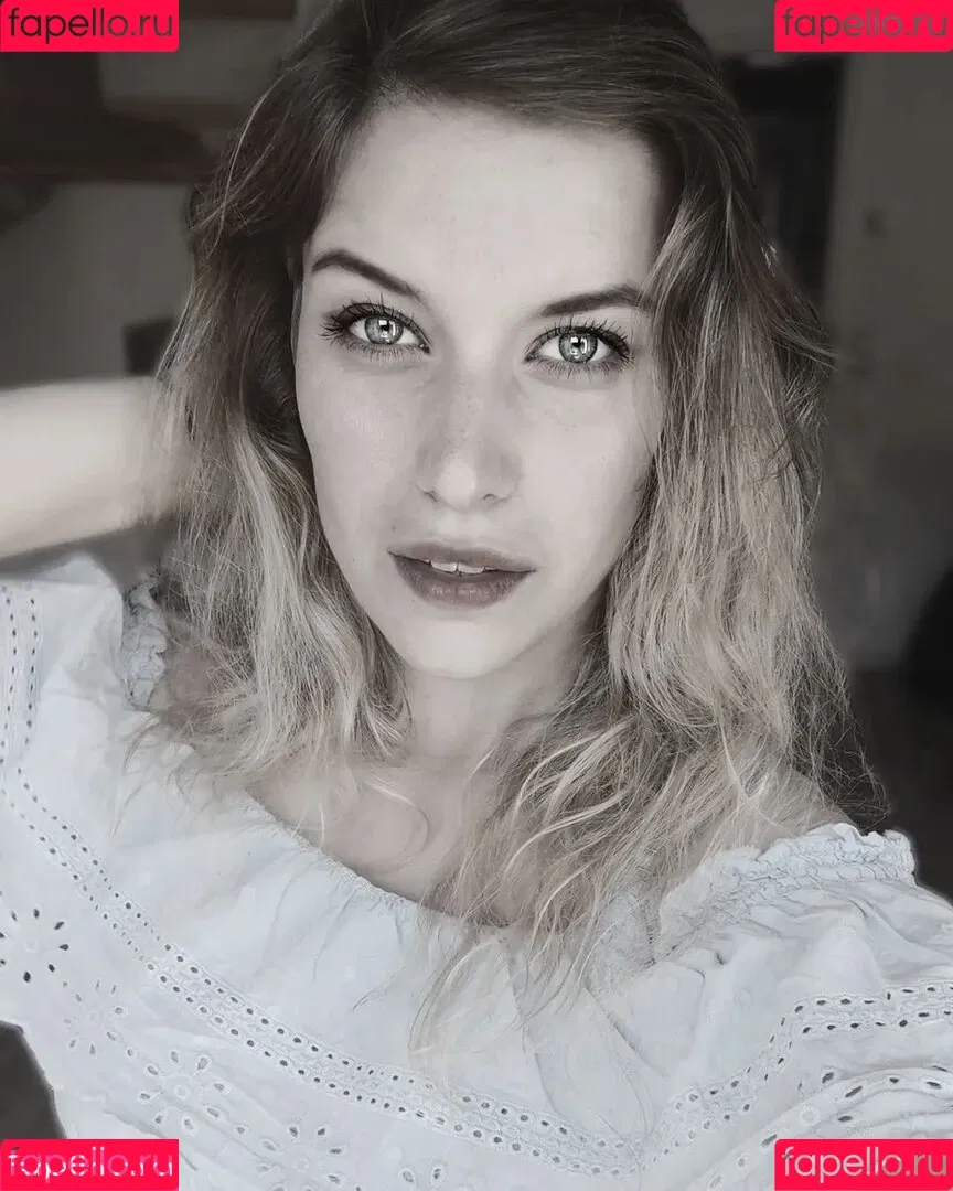 FormulaLena Onlyfans Photo Gallery 