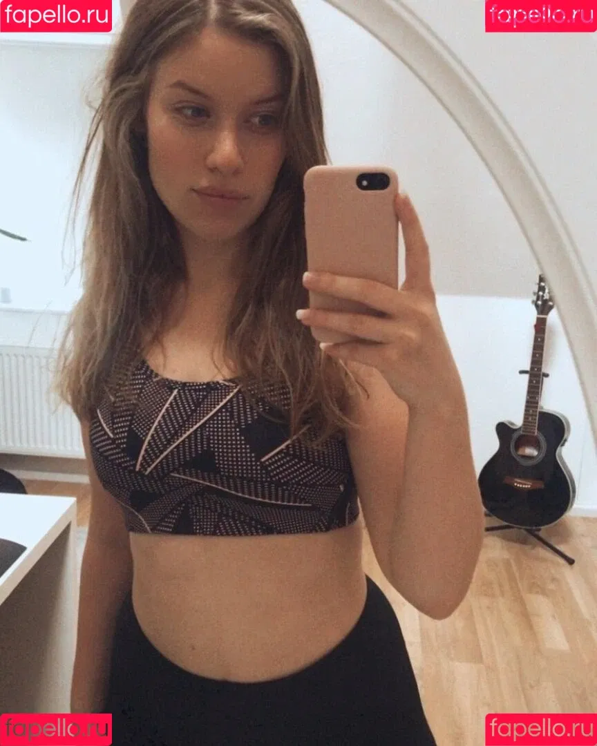 FormulaLena Onlyfans Photo Gallery 