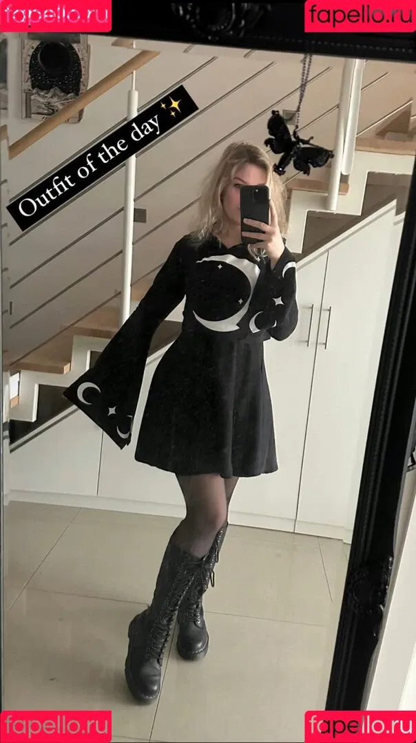FormulaLena Onlyfans Photo Gallery 