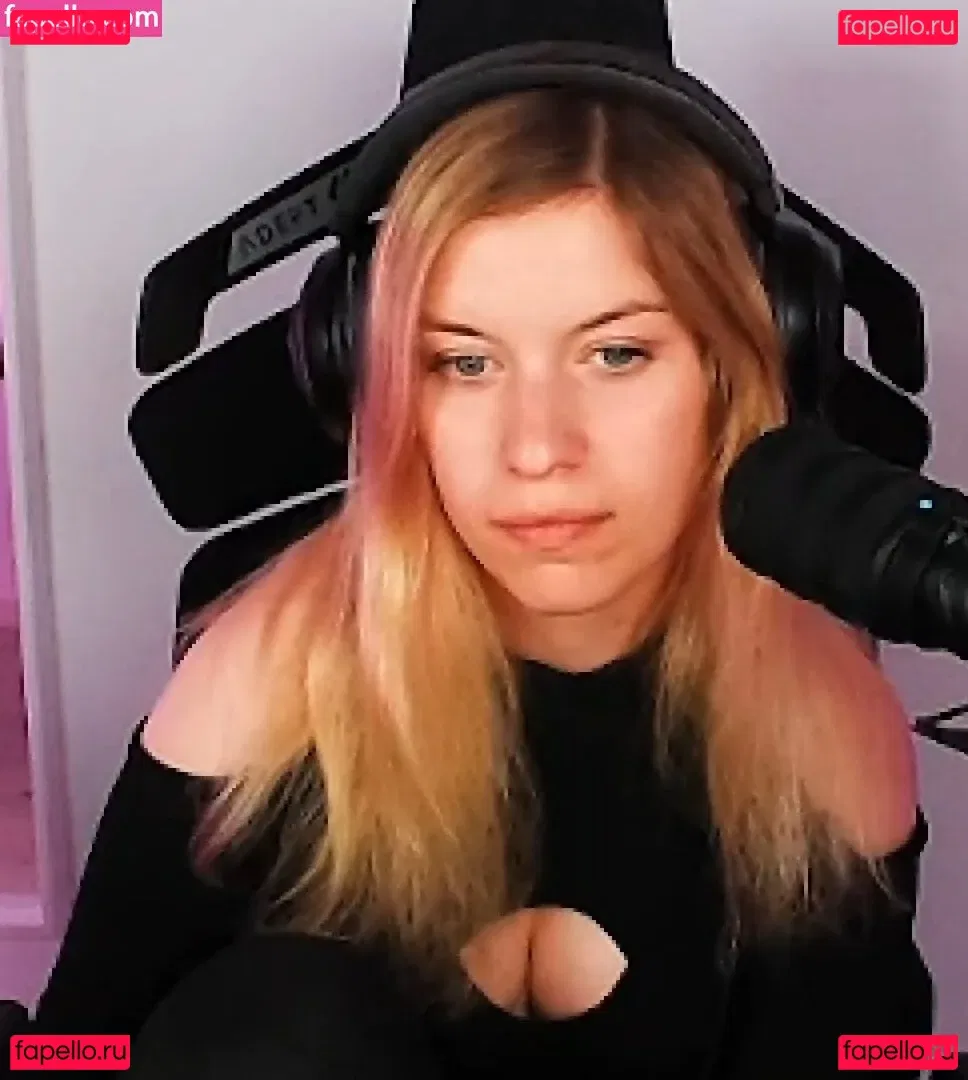 FormulaLena Onlyfans Photo Gallery 