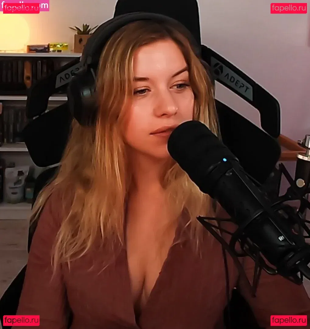 FormulaLena Onlyfans Photo Gallery 