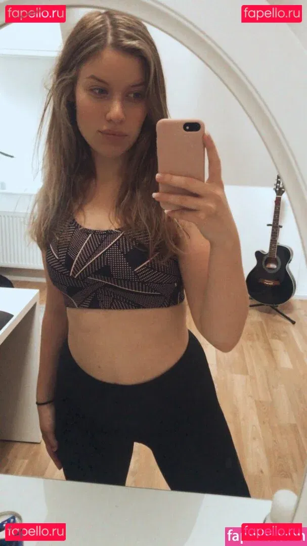 FormulaLena Onlyfans Photo Gallery 