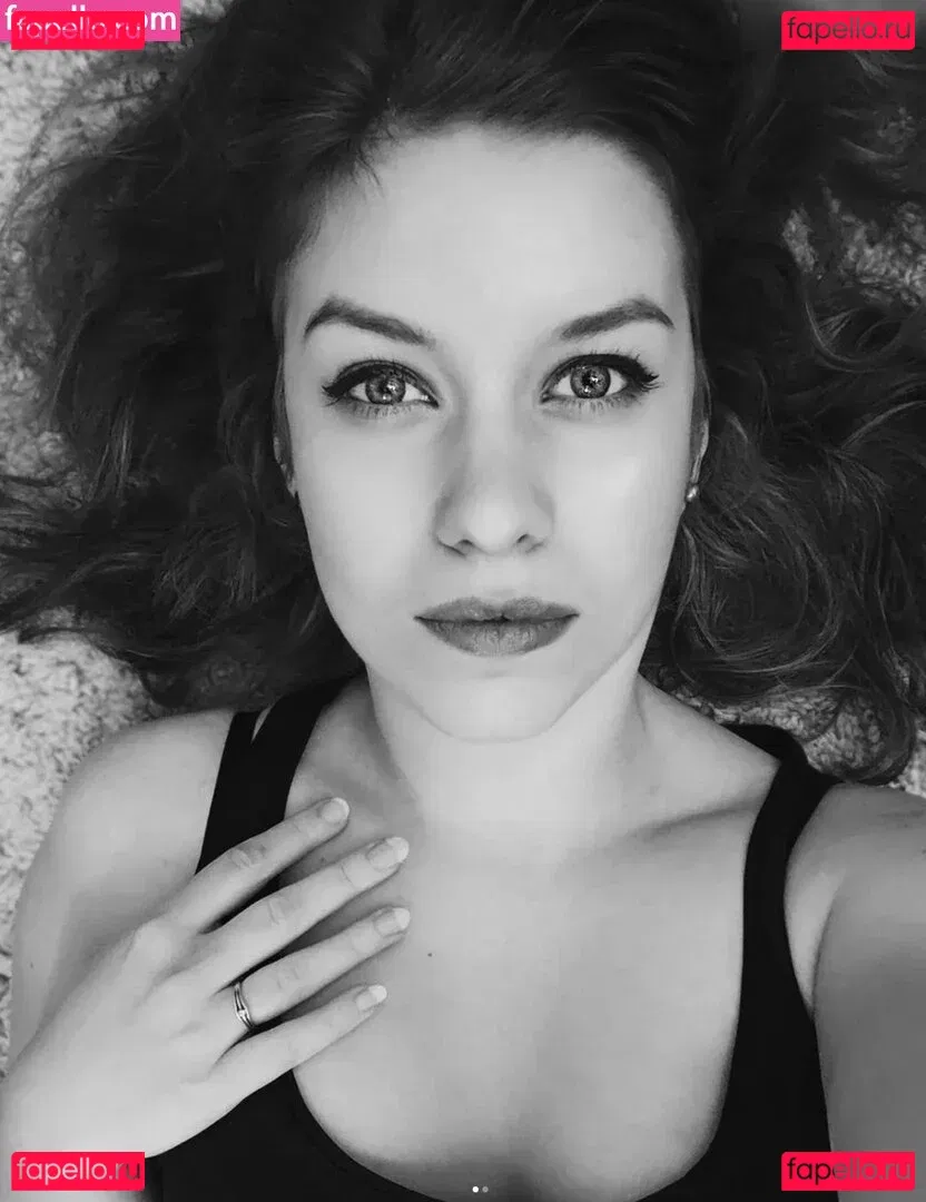 FormulaLena Onlyfans Photo Gallery 