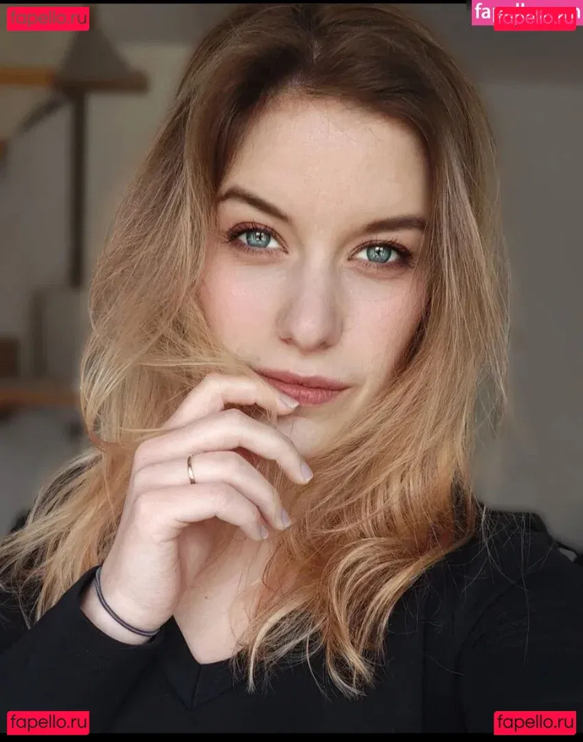 FormulaLena Onlyfans Photo Gallery 