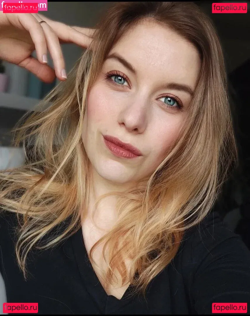 FormulaLena Onlyfans Photo Gallery 