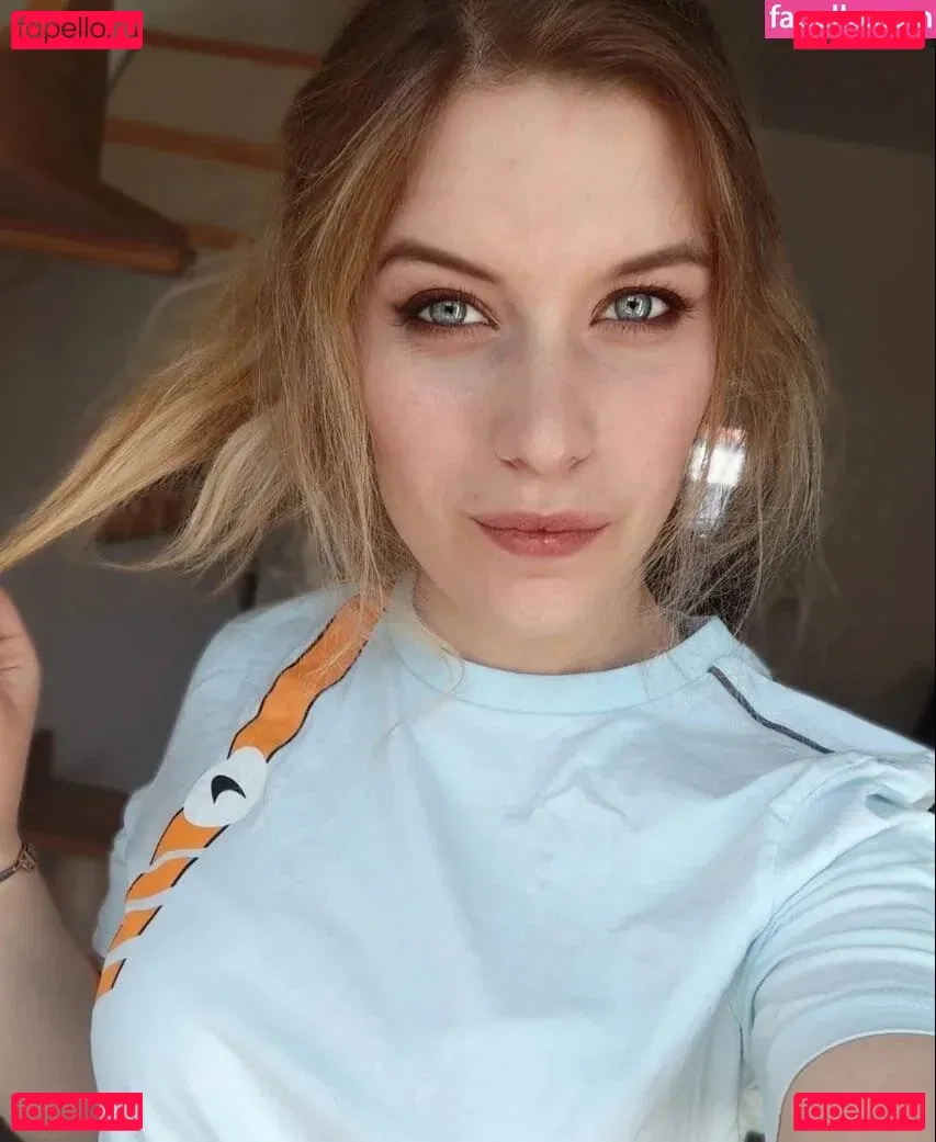 FormulaLena Onlyfans Photo Gallery 