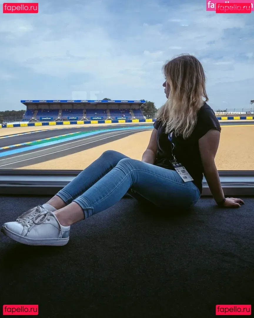 FormulaLena Onlyfans Photo Gallery 