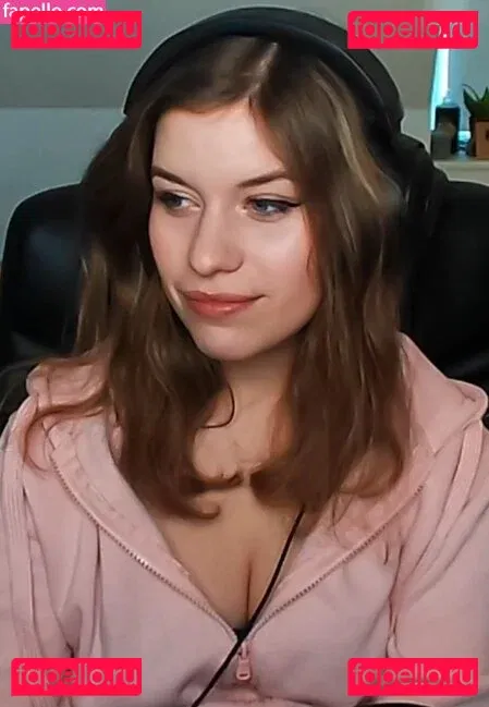 FormulaLena Onlyfans Photo Gallery 