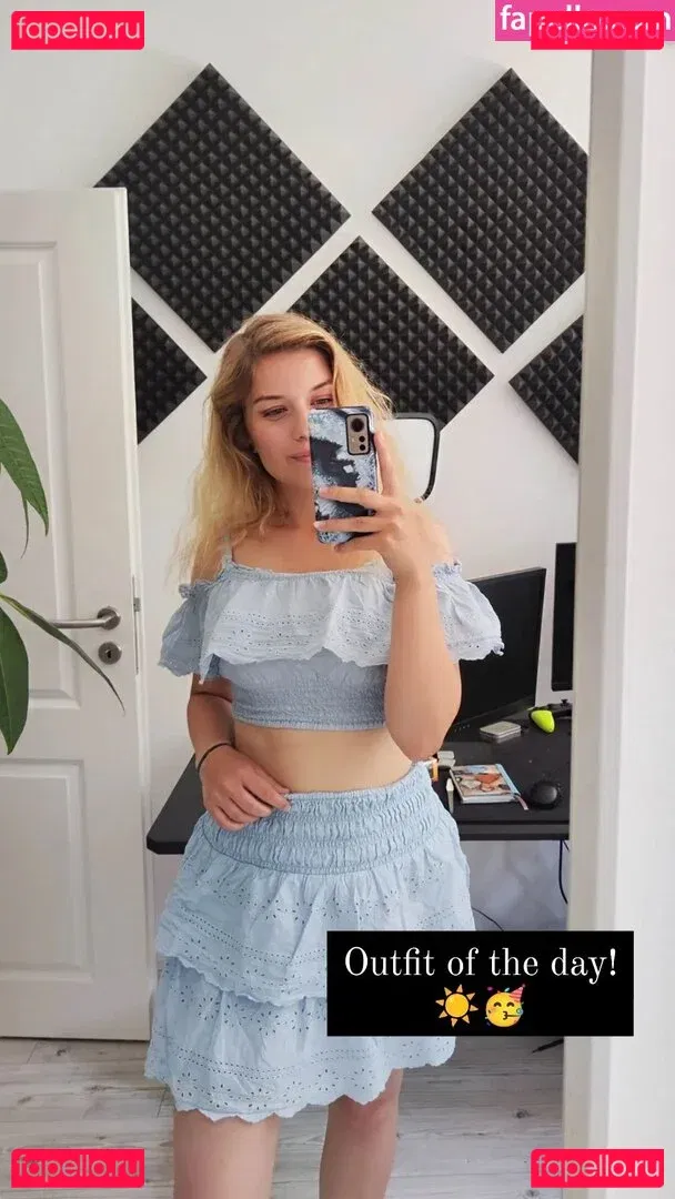 FormulaLena Onlyfans Photo Gallery 