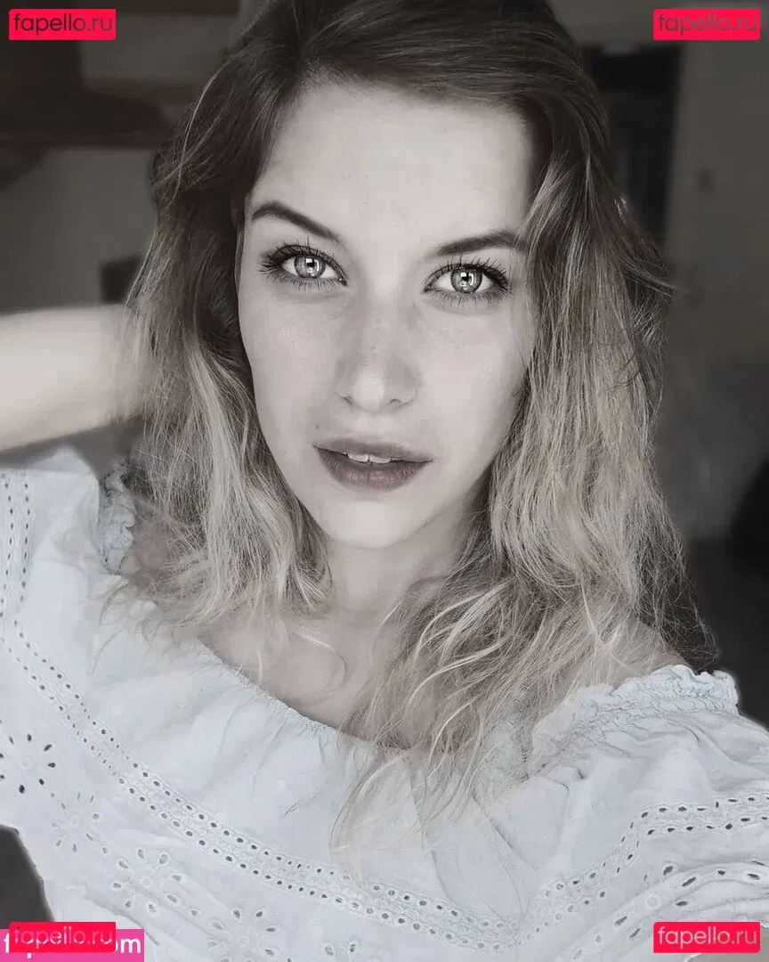 FormulaLena Onlyfans Photo Gallery 