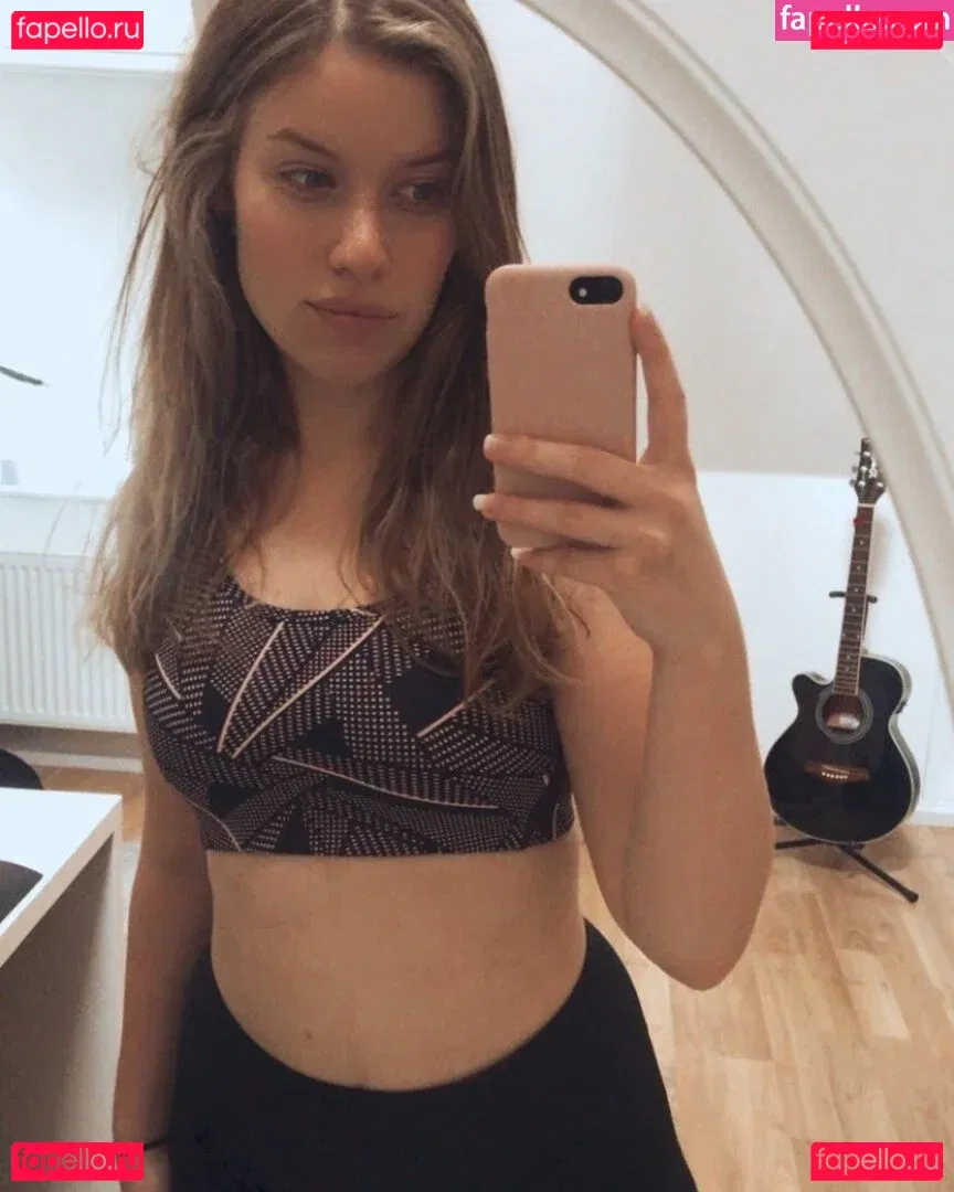 FormulaLena Onlyfans Photo Gallery 