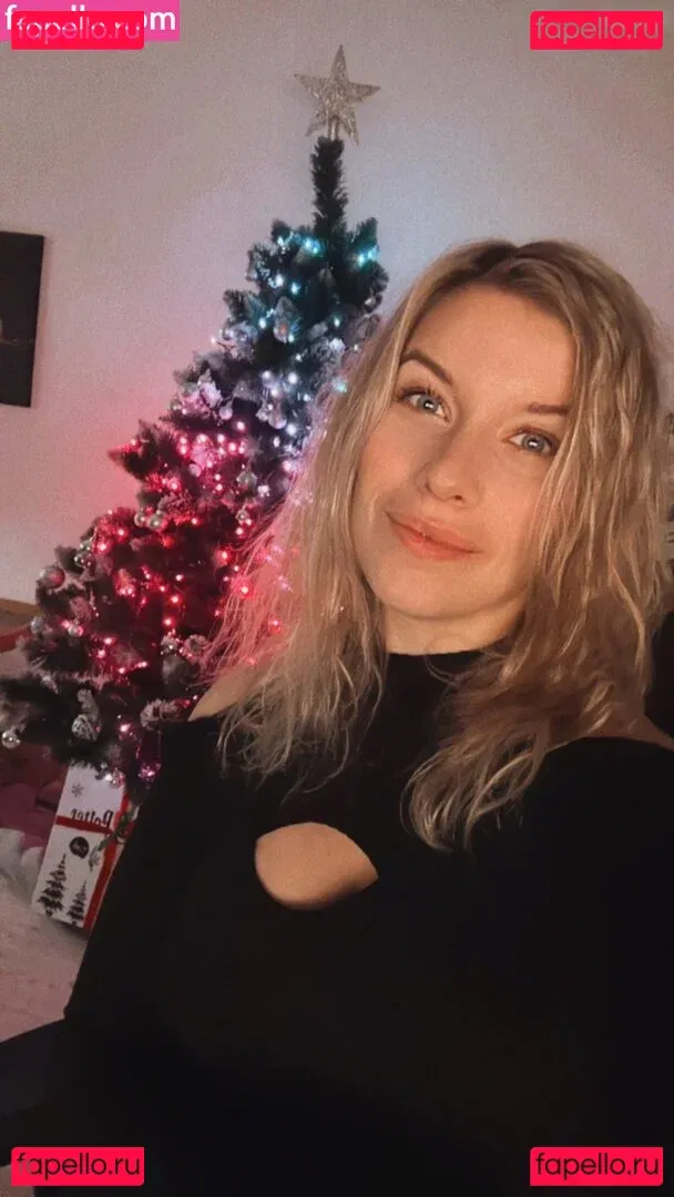 FormulaLena Onlyfans Photo Gallery 