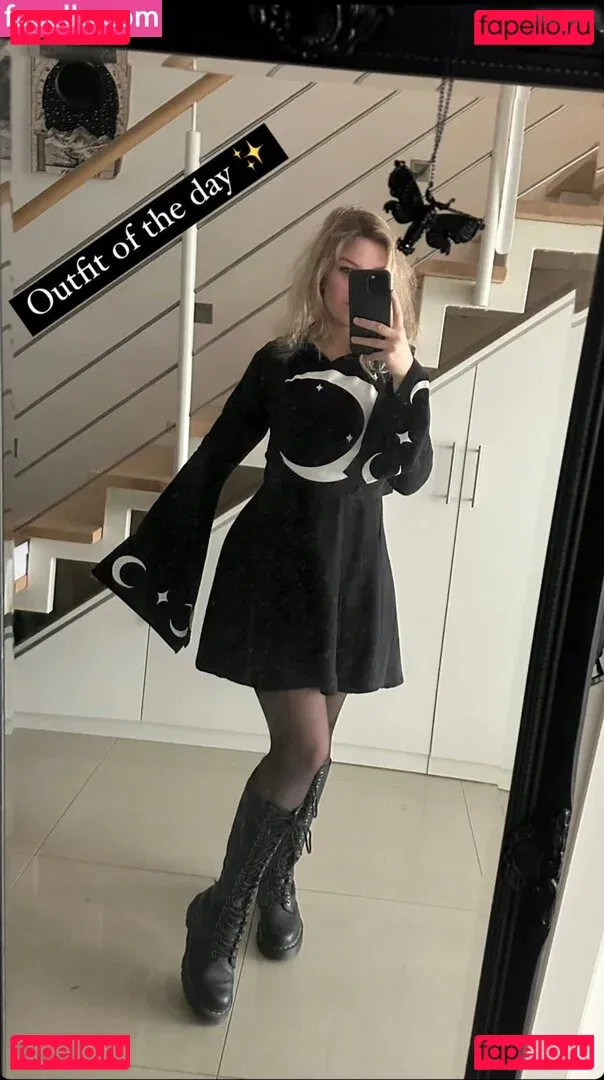 FormulaLena Onlyfans Photo Gallery 