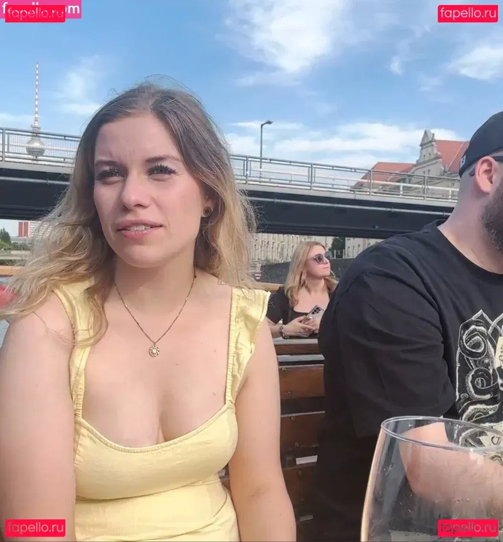 FormulaLena Onlyfans Photo Gallery 