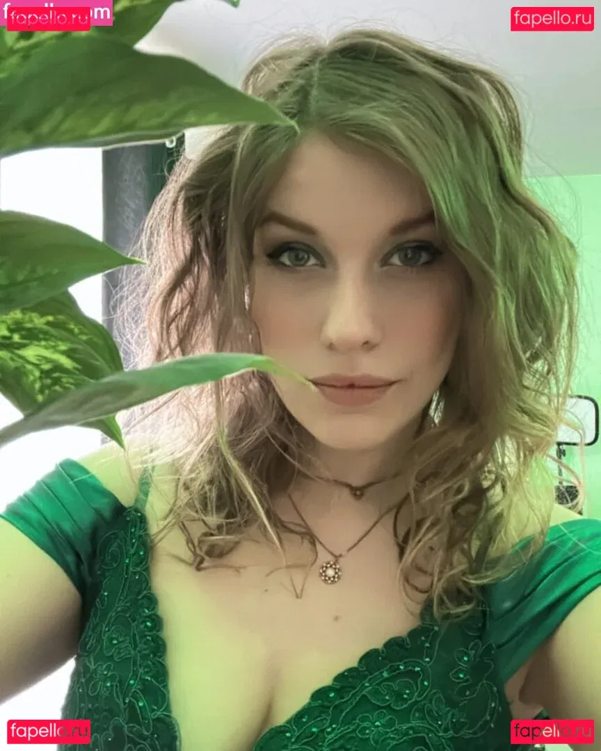 FormulaLena Onlyfans Photo Gallery 