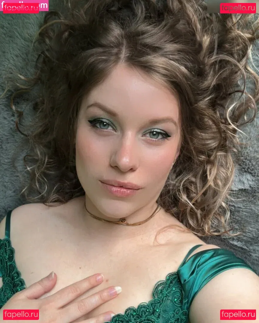 FormulaLena Onlyfans Photo Gallery 