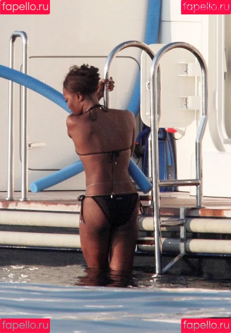 Naomi Campbell Onlyfans Photo Gallery 
