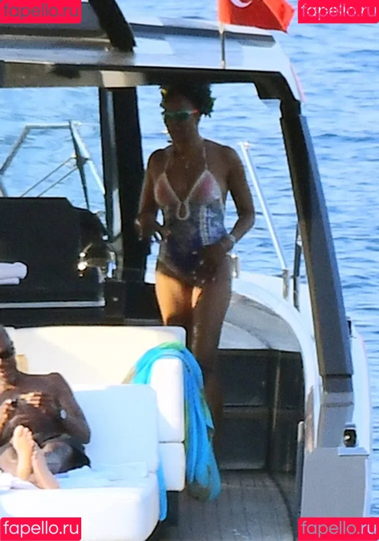 Naomi Campbell Onlyfans Photo Gallery 