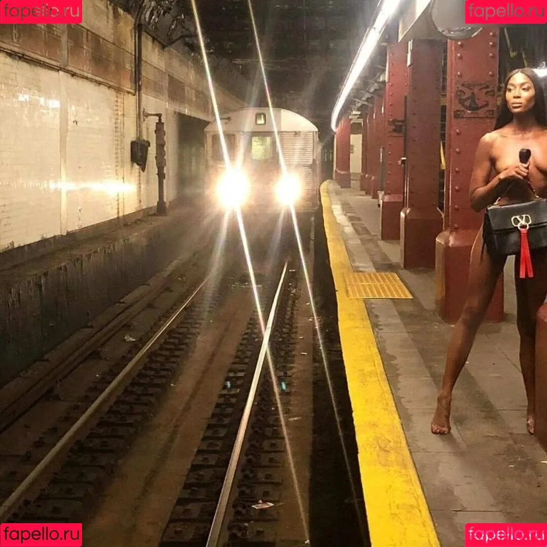 Naomi Campbell Onlyfans Photo Gallery 