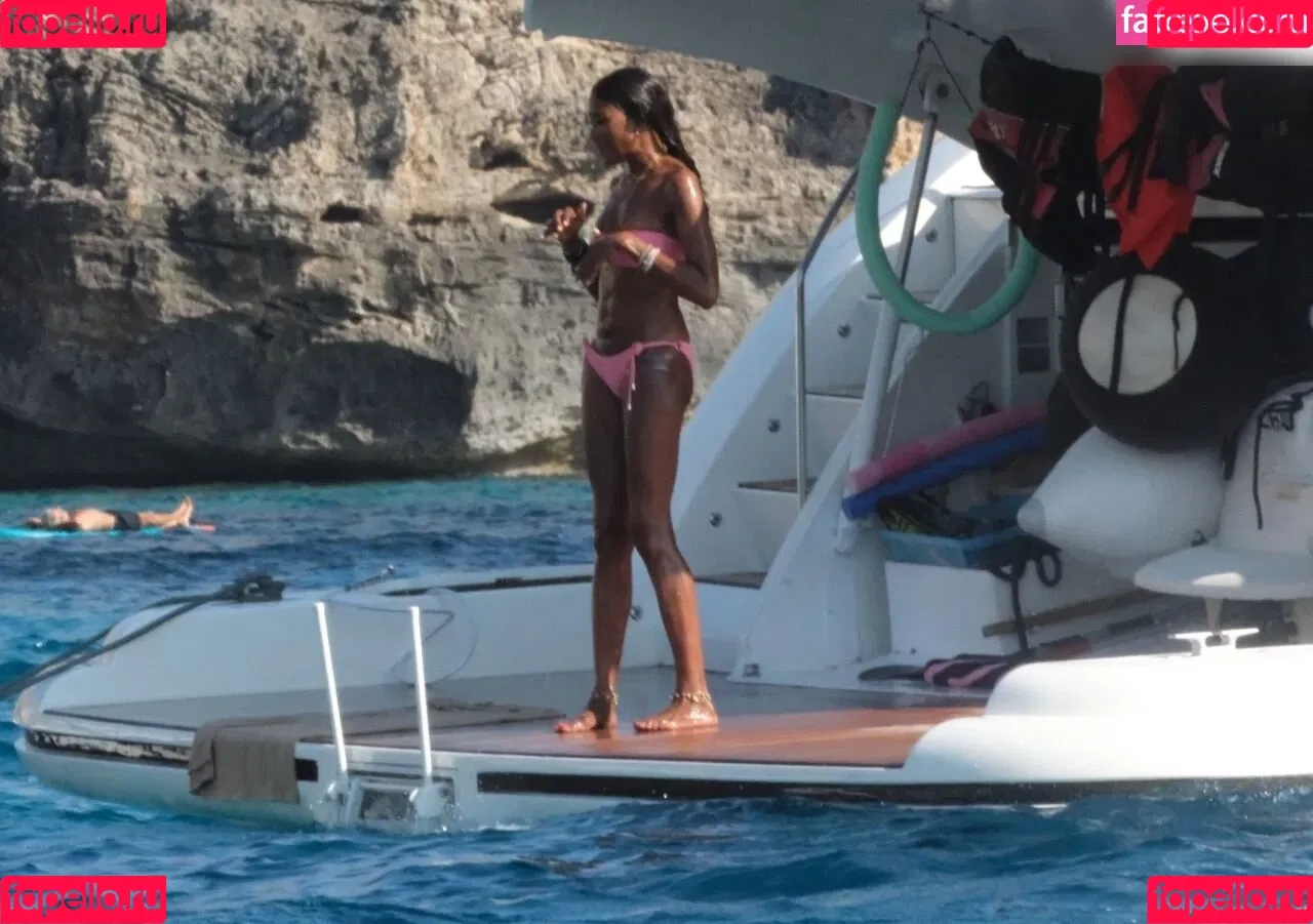 Naomi Campbell Onlyfans Photo Gallery 