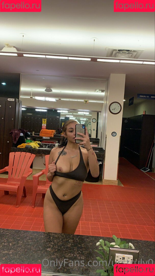 urstruly.ali Onlyfans Photo Gallery 