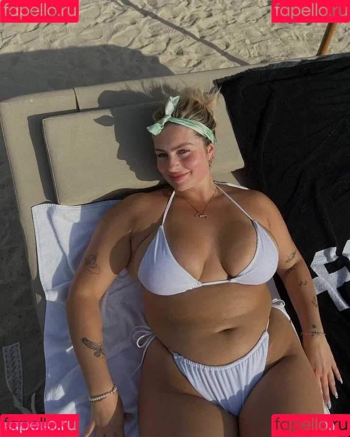 Laura Schepens Onlyfans Photo Gallery 