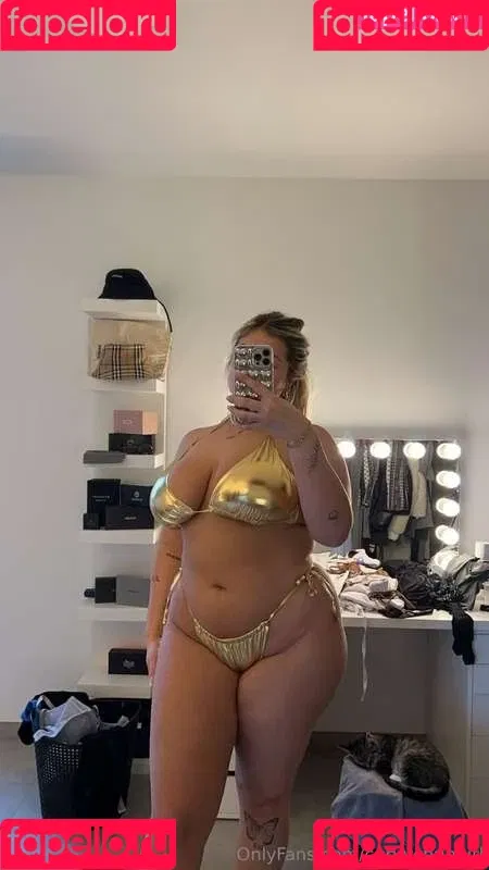 Laura Schepens Onlyfans Photo Gallery 