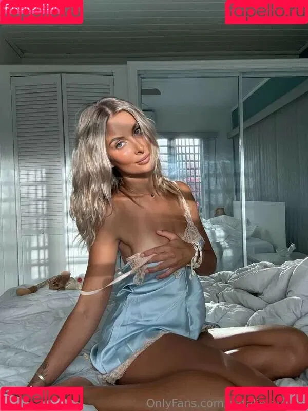 Natalie Brooks Onlyfans Photo Gallery 