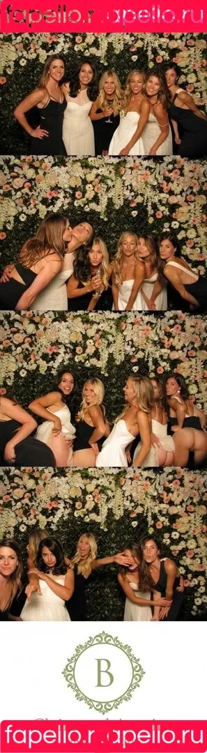 Photobox Flashes Onlyfans Photo Gallery 