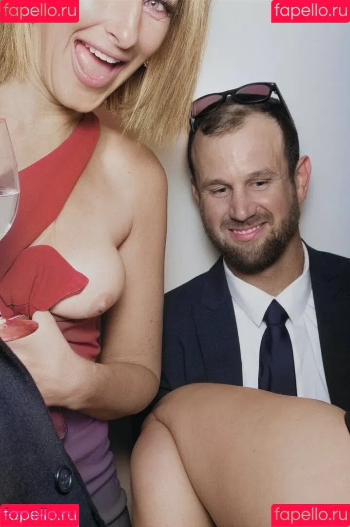 Photobox Flashes Onlyfans Photo Gallery 
